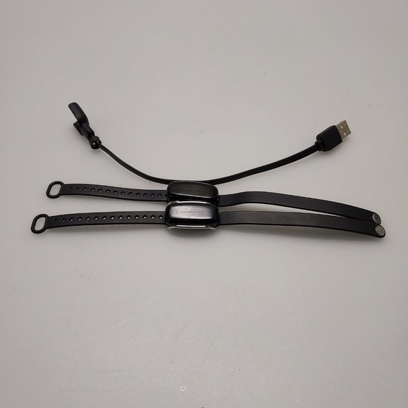 BOND TOUCH LONG DISTANCE COUPLES SMART TOUCH BRACELETS LOT OF 2 & USB CHARGER - Picture 4 of 7